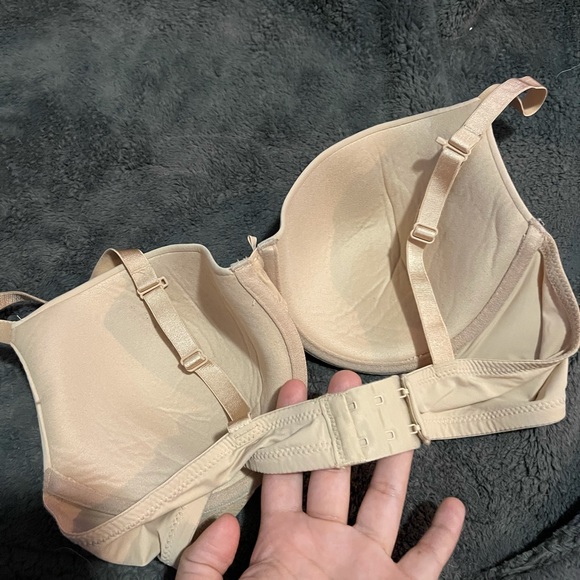 Nude bra - Picture 2 of 2